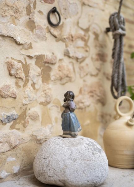Lladro Spartan Water Girl Gres Figür 19 cm