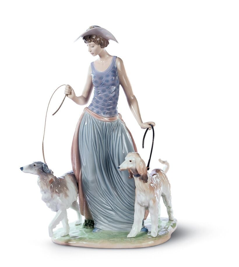 Lladro Elegant Promenade Woman