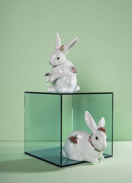 Lladro Sitting Bunny With Flowers Tavşan Figürü 14 cm