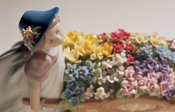 Lladro Love's Tender Tokens Girl Kız Figürü 23 cm