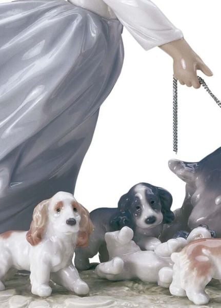 Lladro Puppy Parade Girl With Dogs