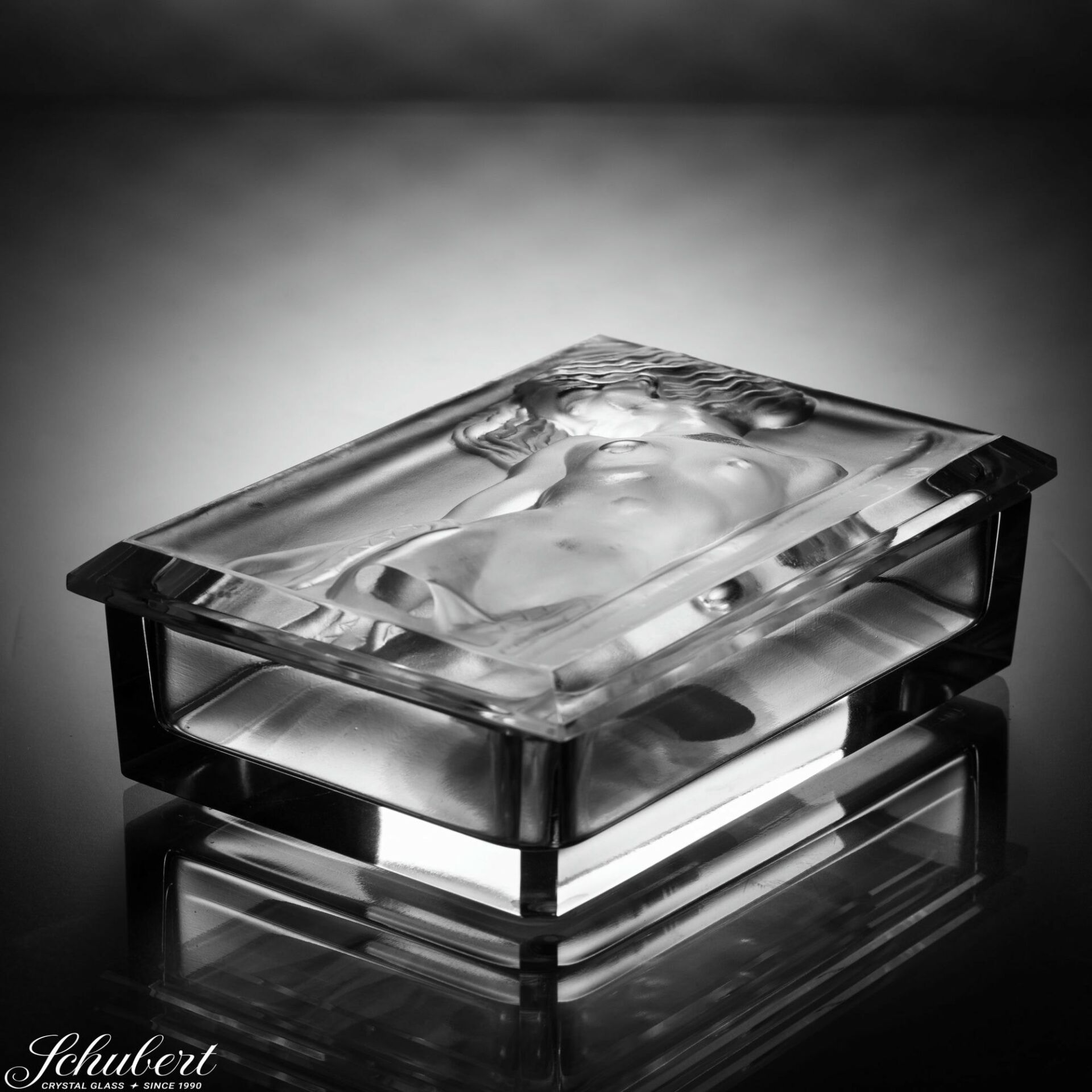 SCHUBERT KAPAKLI KRİSTAL KUTU NUDE