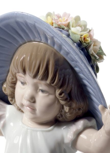 Lladro Dress Up Time Girl Kız Figürü 21 cm