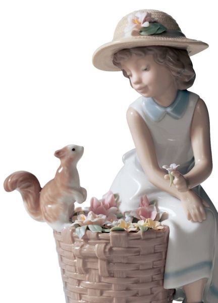 Lladro Hello Little Squirrel! Girl Kız Figürü 20 cm