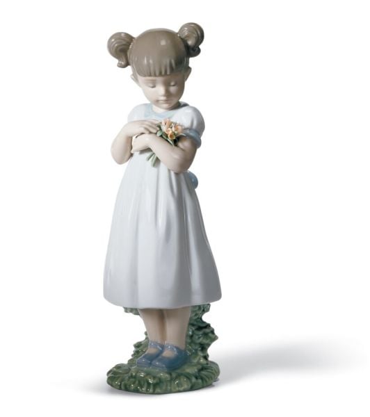 Lladro Flowers for Mommy Kız Figürü 21 cm