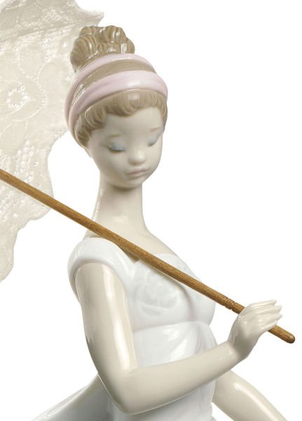 Lladro Finesse Woman Kadın Heykeli 35 cm