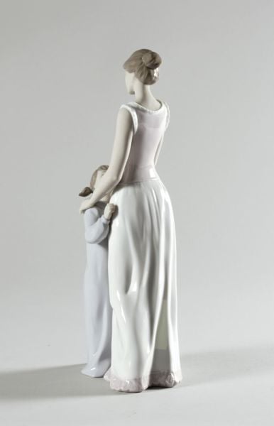 Lladro Someone To Look Up To Mother