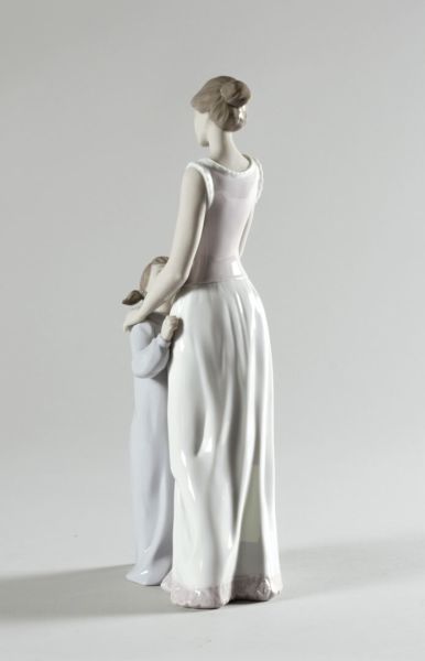 Lladro Someone to Look Up to Mother Anne Figürü 36 cm