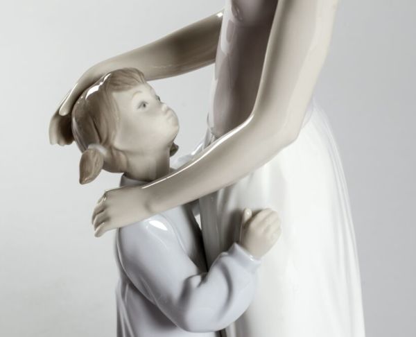 Lladro Someone to Look Up to Mother Anne Figürü 36 cm
