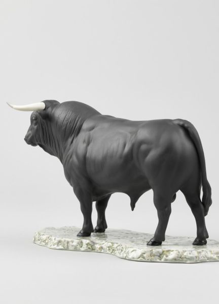 Lladro İspanyol Boğa Heykeli 22 cm