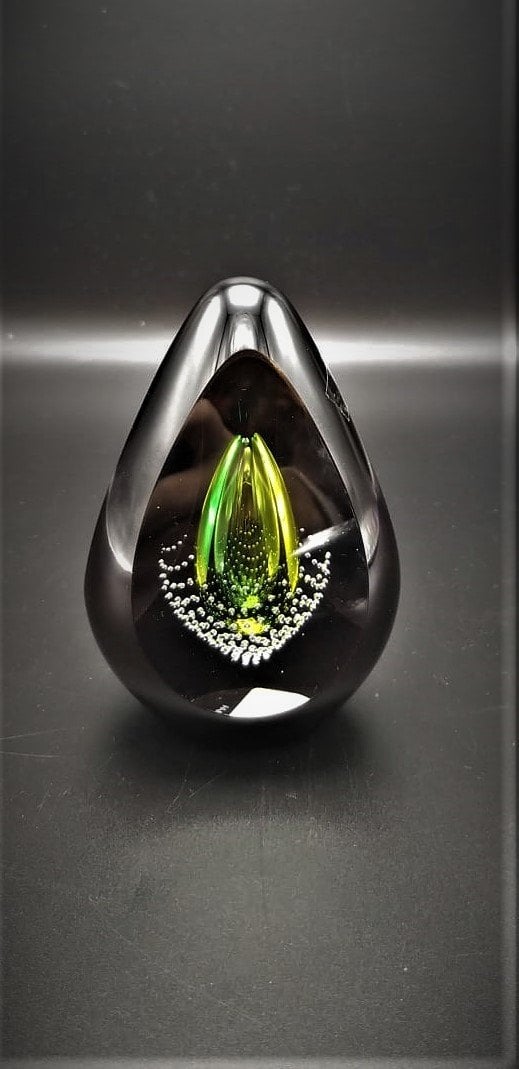 GLASS REMIS CAM OBJE SİYAH SARI H:12 CM.