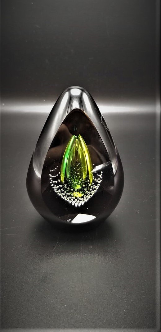 GLASS REMIS CAM OBJE SİYAH SARI H:12 CM.