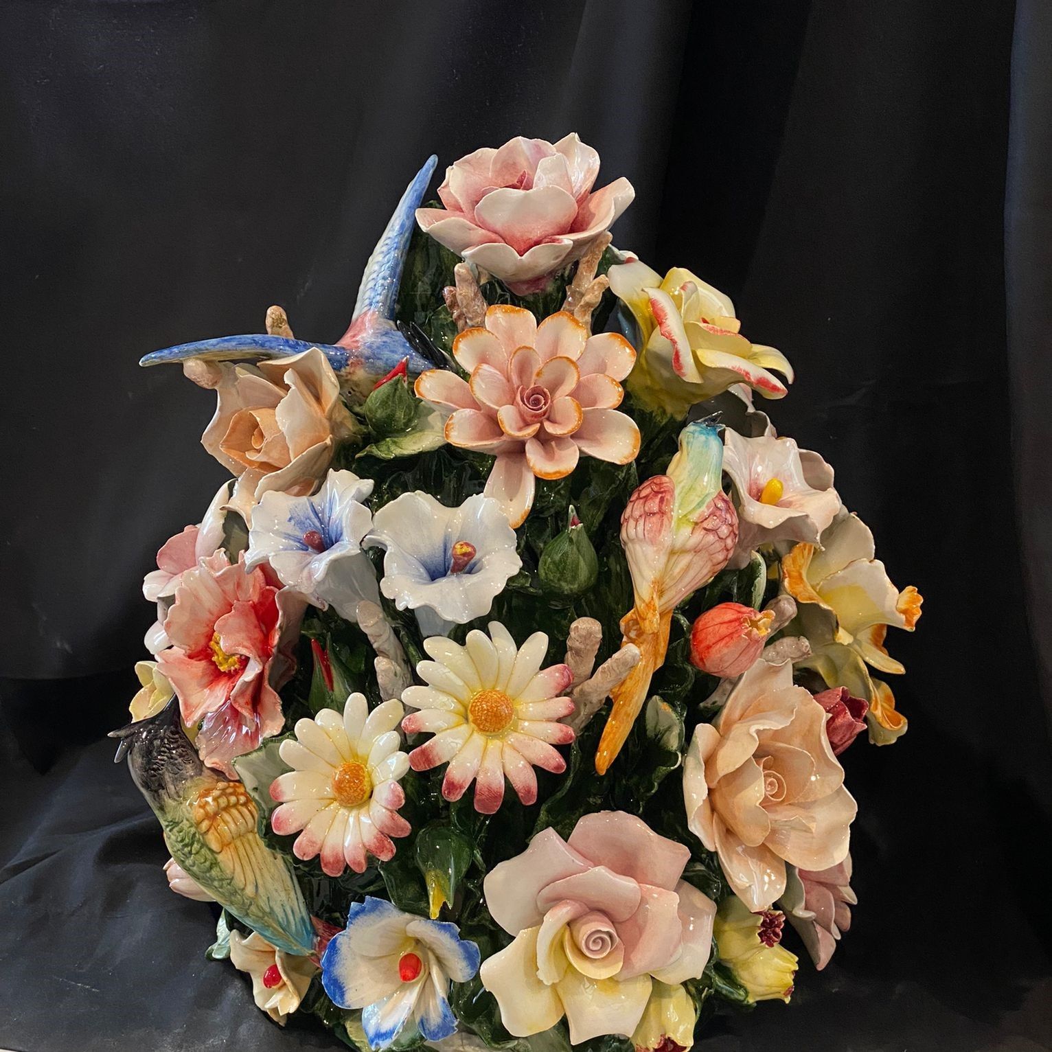 I BORBONE-EL İŞİ KAPODİMONTE KUŞLU BİTKİSEL OBJE- CENTERPIECE FLOWERS AND BIRDS