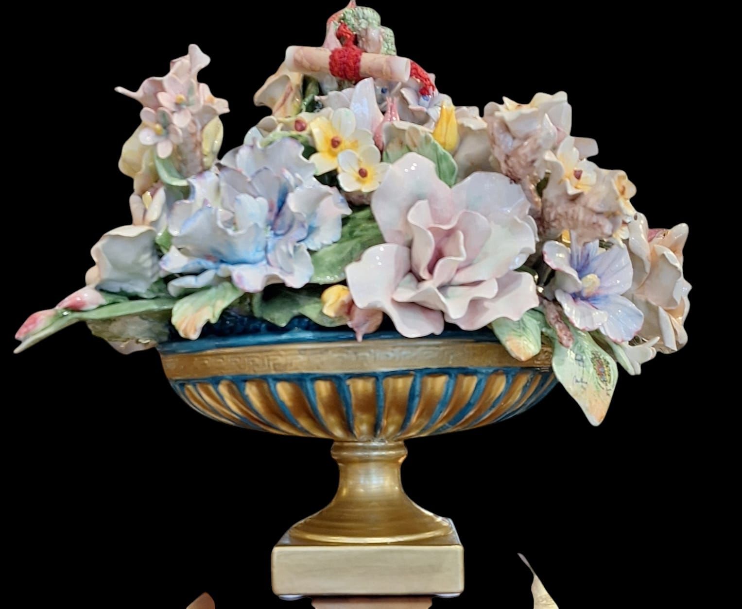 I BORBONE-EL İŞİ KAPODİMONTE TASARIM ÇEÇEK KARMASI- GREEN CUP WITH MIXED FLOWERS