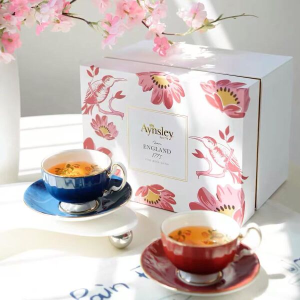 Aynsley Glaze Cottage Garden Oban  Çay Fincanı ve Tabağı KIrmızı